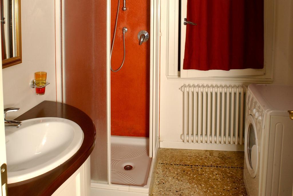 Ca Tornielli Apartment Венеция Номер фото
